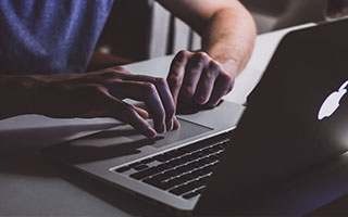 18年前的今天，诺伊尔在对阵波尔图的比赛中一举成名