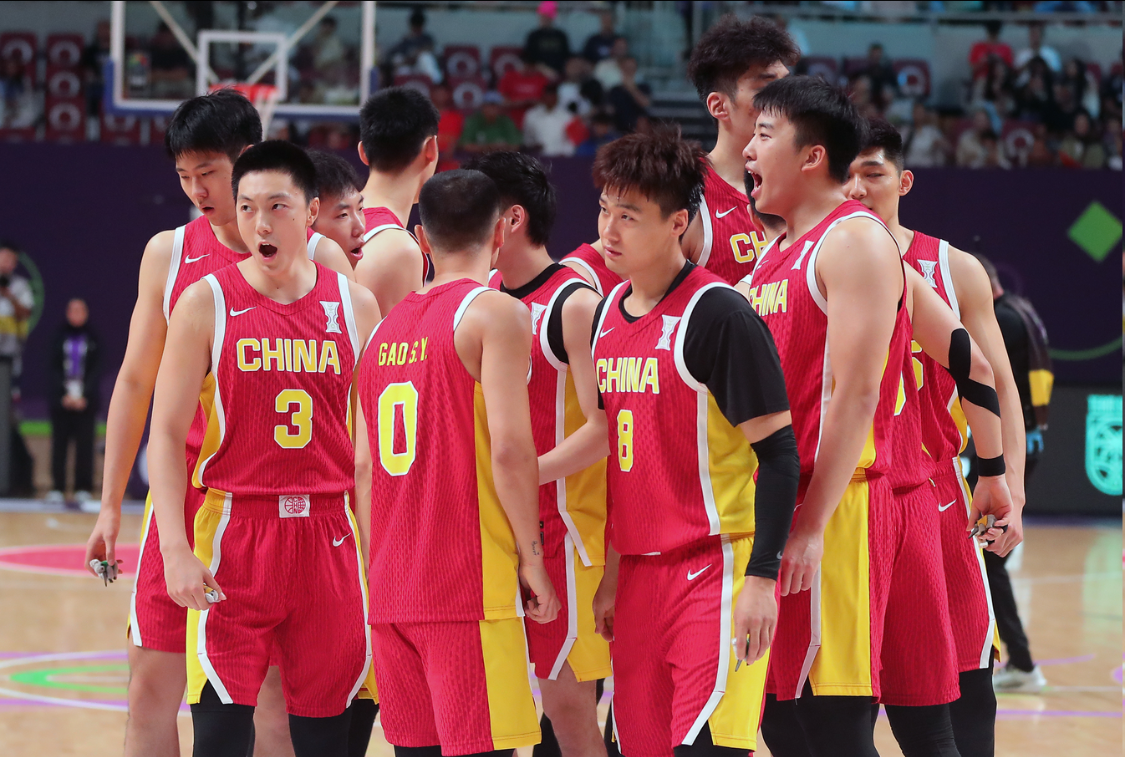 leyu集团-每天补贴300！中国男篮除夕还在训练，球迷：假装努力